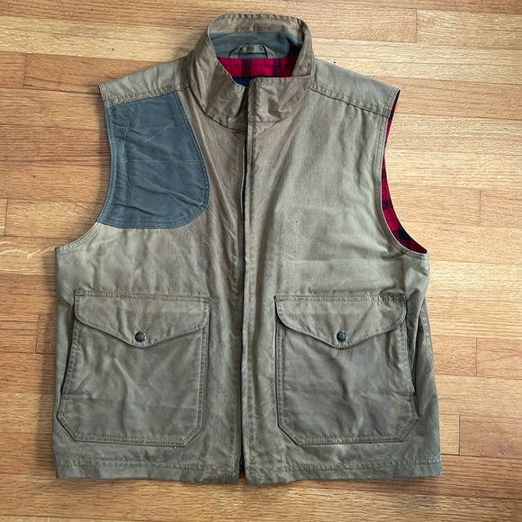 FILSON GARMENTS Eastlake Waxed Vest - Picture 1 of 15